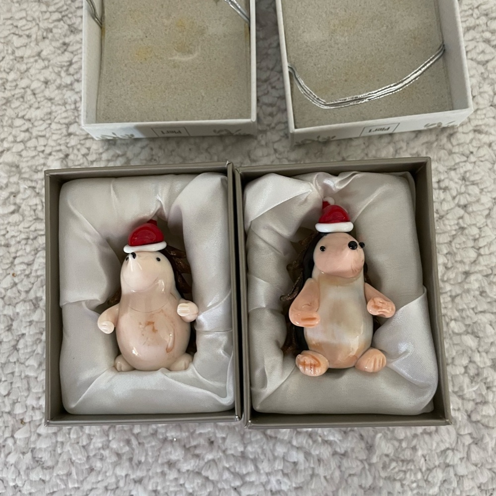 SET OF 2 PIER 1 IMPORTS TINY BLOWN GLASS CHRISTMAS HEDGEHOG DECOR NWTSET OF 2